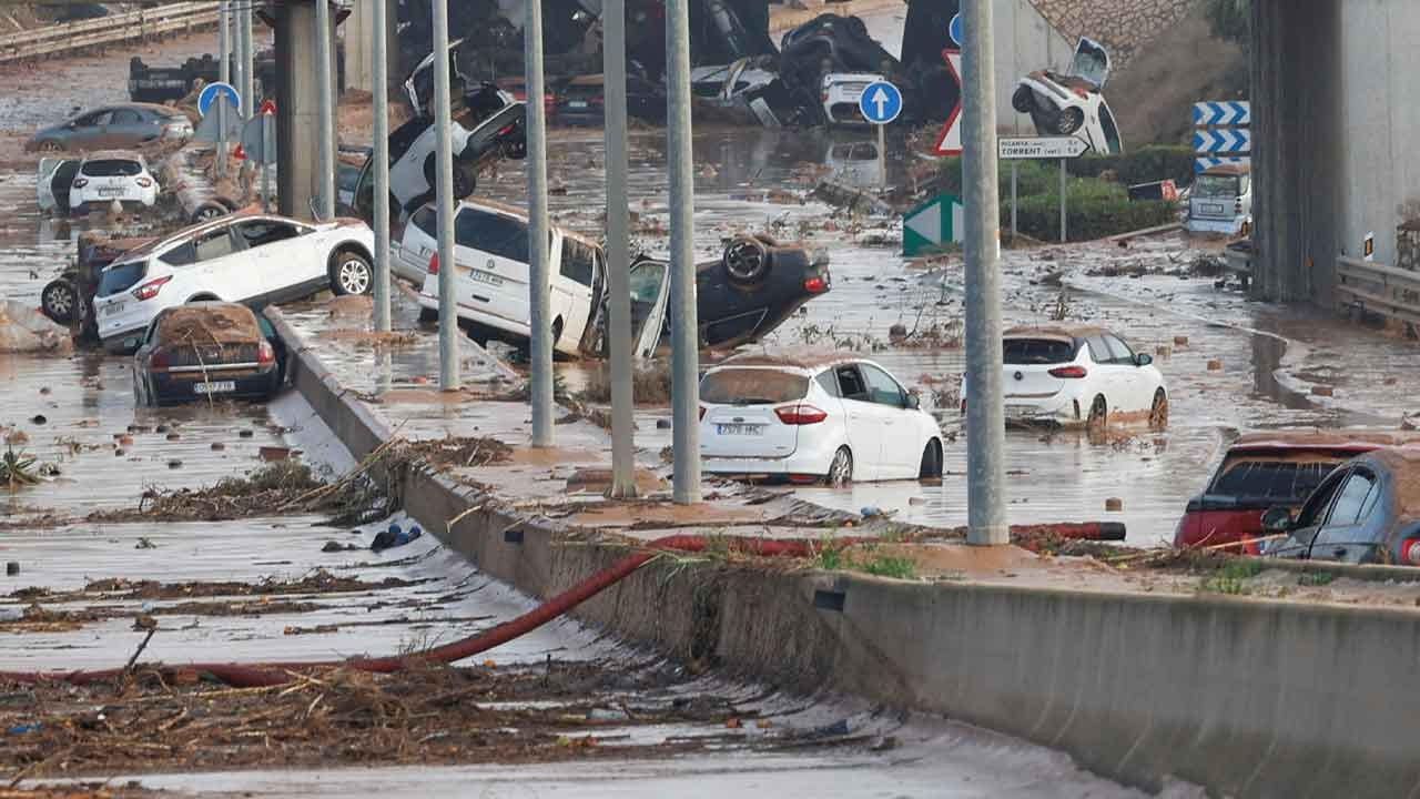 İspanya’daki sel felaketinde 650 bin tonluk tarım ürünü yok oldu